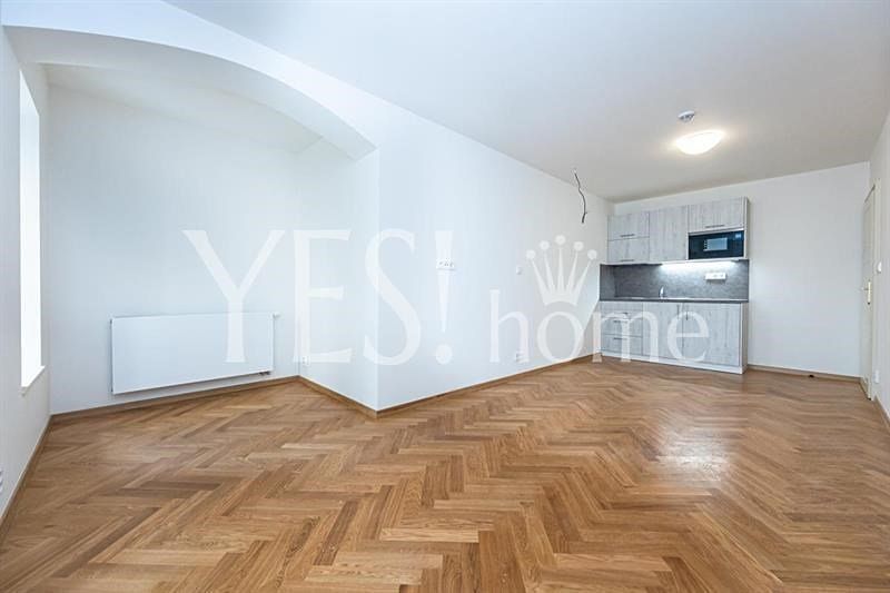 Pronájem bytu 2+kk 39 m², Praha – fotka 1 z 3