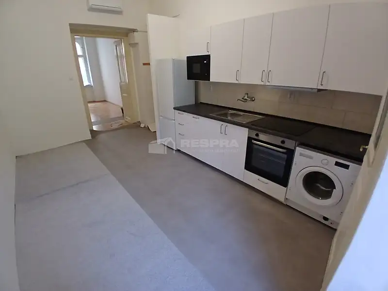 Pronájem bytu 1+1 50 m², Praha – náhled fotky 1
