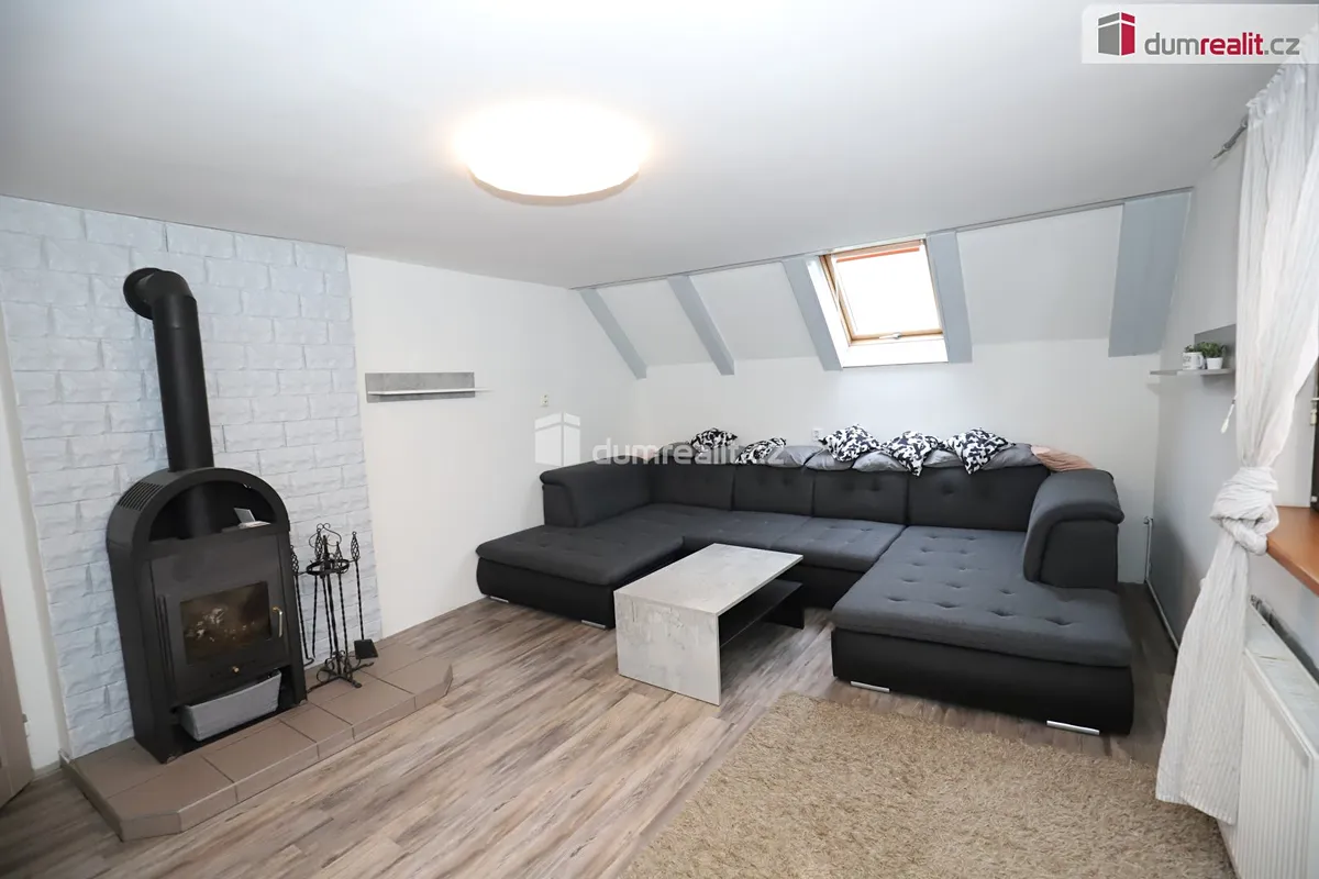 Prodej rodinného domu 330 m², pozemek 263 m²