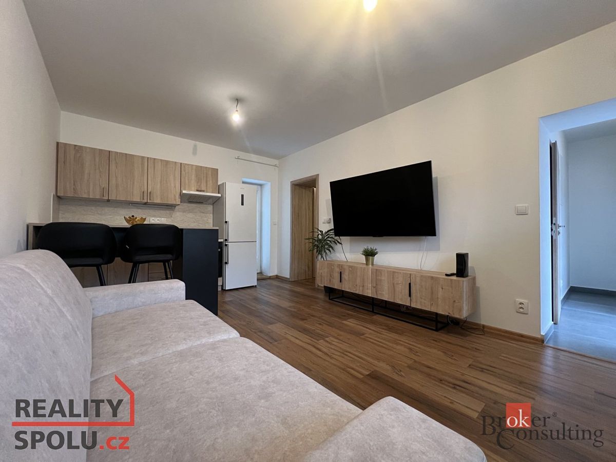 Pronájem bytu 1+kk 33 m²