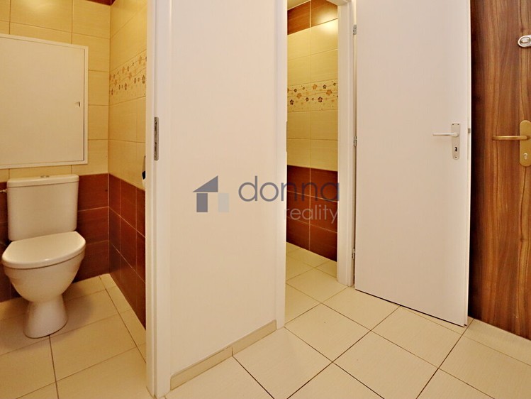 Pronájem bytu 1+kk, 27 m² (10 z 12)