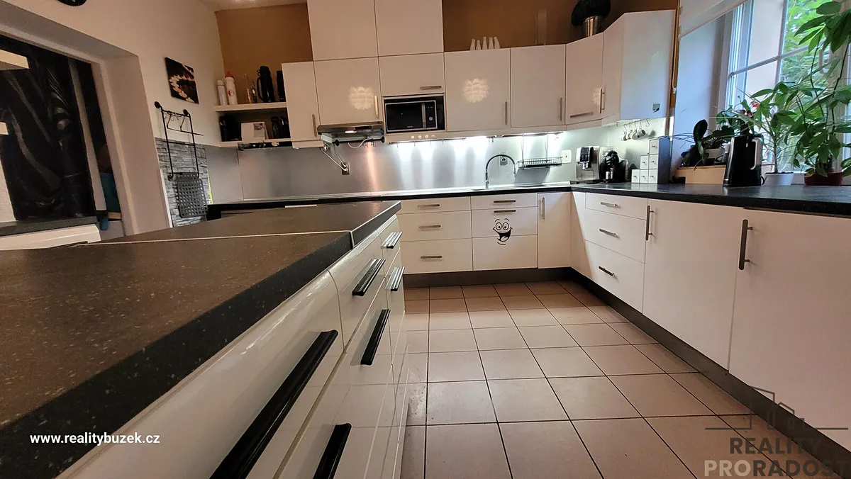 Prodej vícegeneračního domu 220 m², pozemek 900 m²