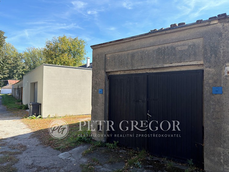 Prodej nemovitosti, 24 m² (1 z 6)