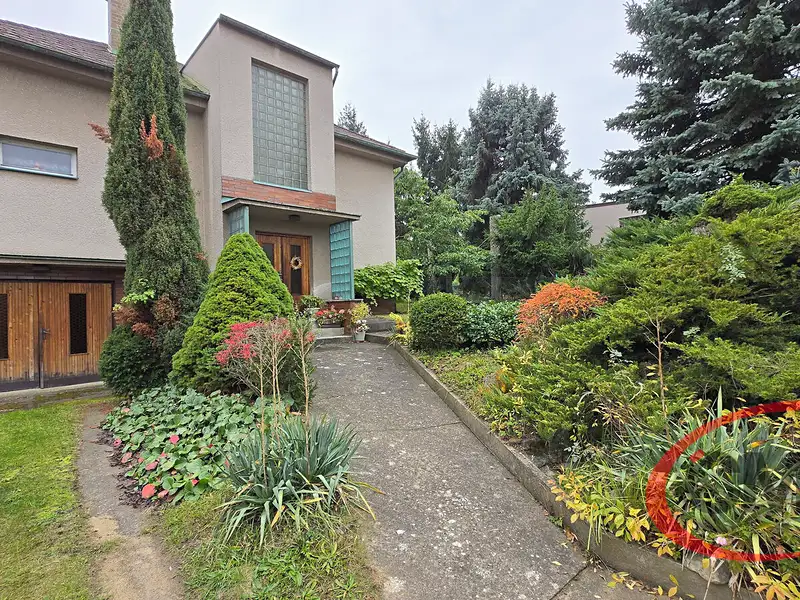 Prodej rodinného domu 90 m², pozemek 767 m², Praha – náhled fotky 1