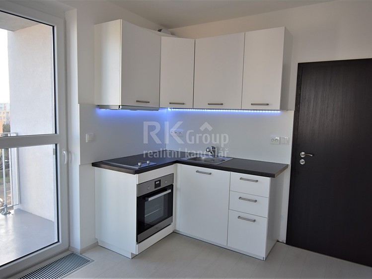 Pronájem bytu 1+kk, 31 m² (1 z 12)