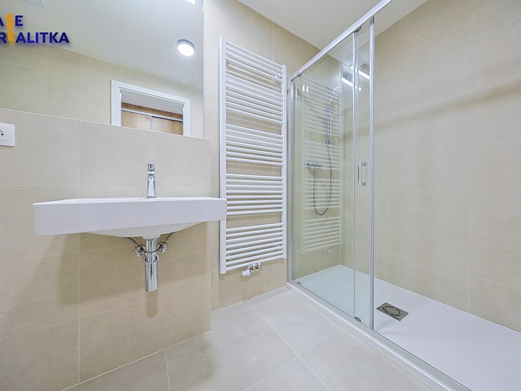 Квартира 1+kk в оренду, 43 м² (4 з 13)