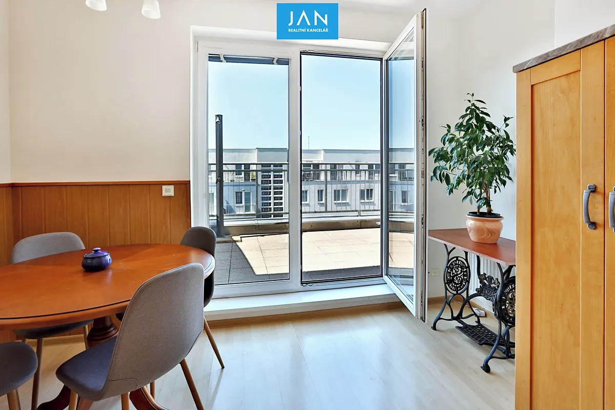Pronájem bytu 3+kk 87 m²