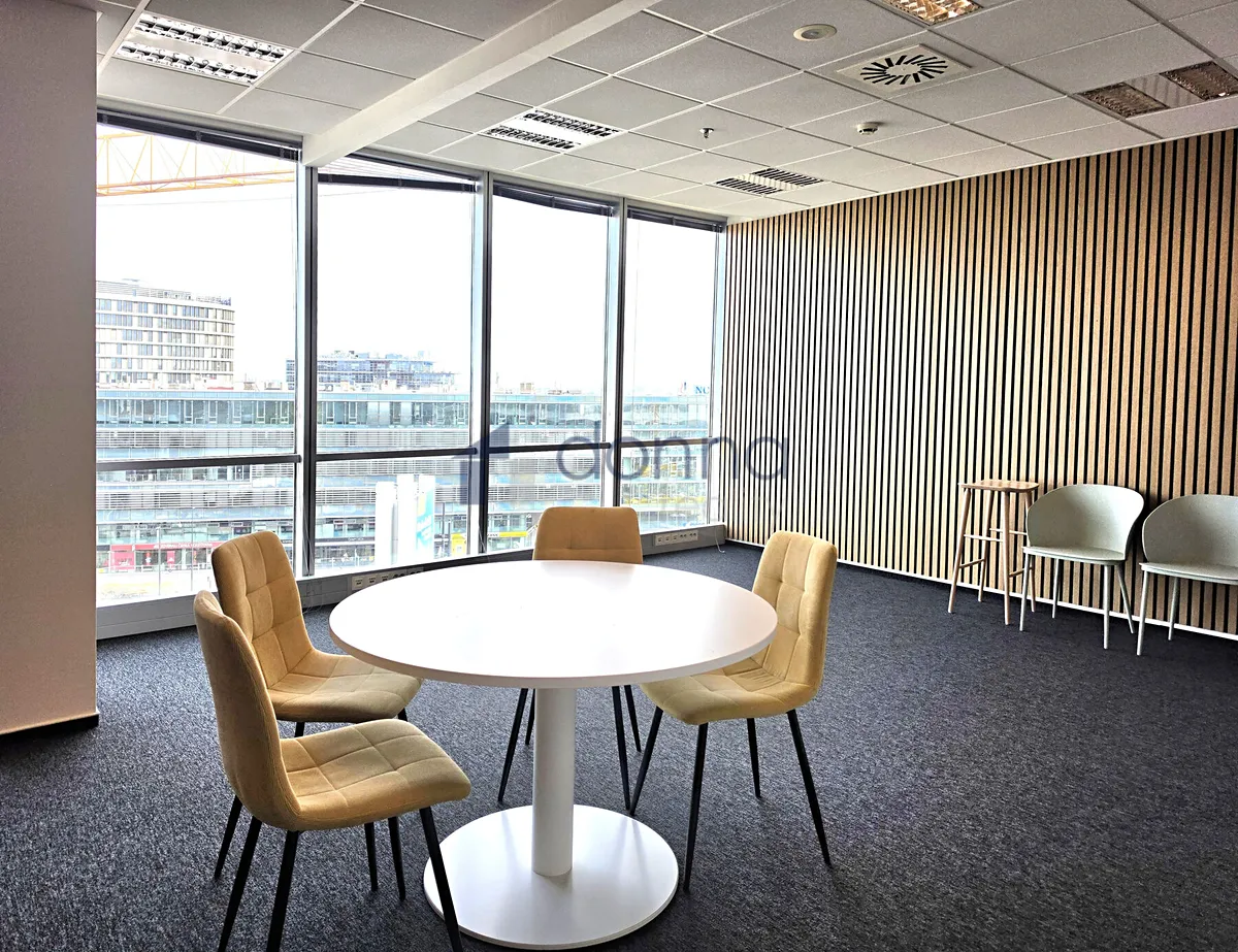 Pronájem kanceláře 208 m²