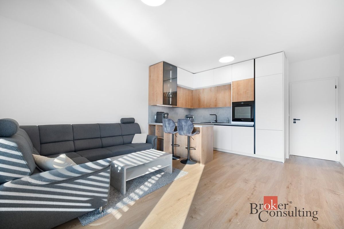 Pronájem bytu 2+kk 68 m² – fotografie 2
