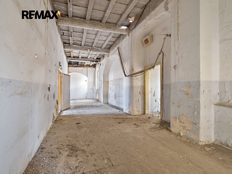 Prodej komerčního prostoru, 3 254 m² (16 z 27)