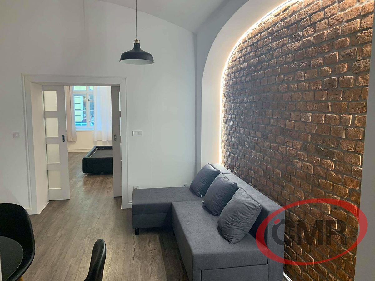 Pronájem bytu 2+kk 43 m² – fotografie 2