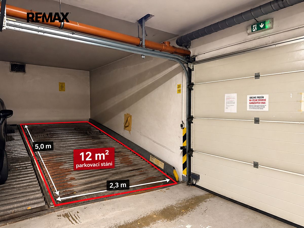 Pronájem garážového stání 12 m², Praha – fotka 1 z 3