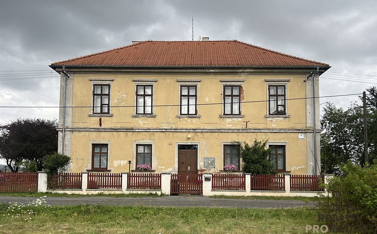 Prodej rodinného domu 443 m², pozemek 221 m², Čistá – fotka 1 z 3