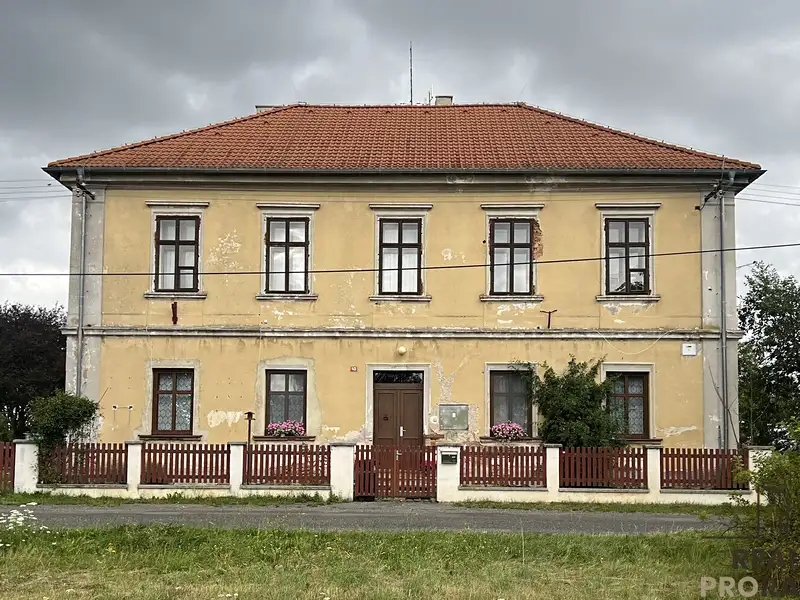 Prodej rodinného domu 443 m², pozemek 221 m², Čistá – náhled fotky 1