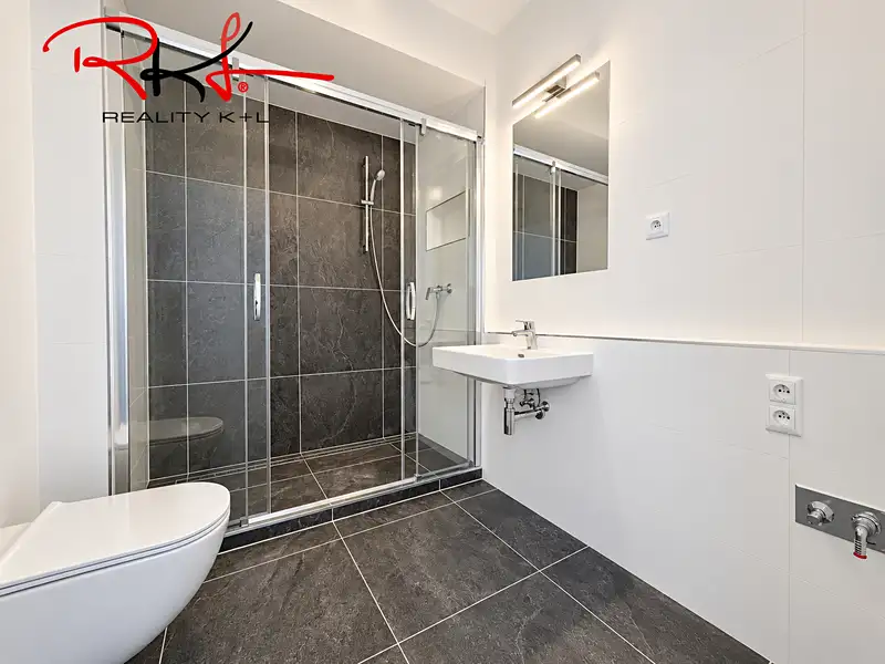 Pronájem bytu 1+kk 34 m², Praha – náhled fotky 2
