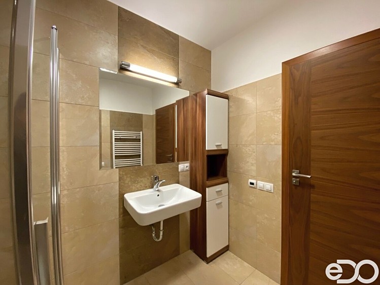 Квартира 2+kk в оренду, 48 м² (6 з 9)
