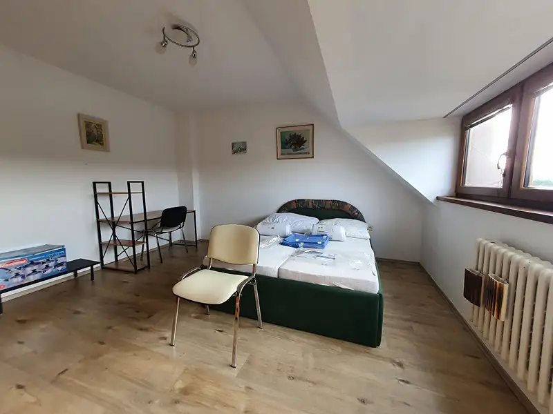 Pronájem bytu pokoje 18 m², Praha – náhled fotky 1