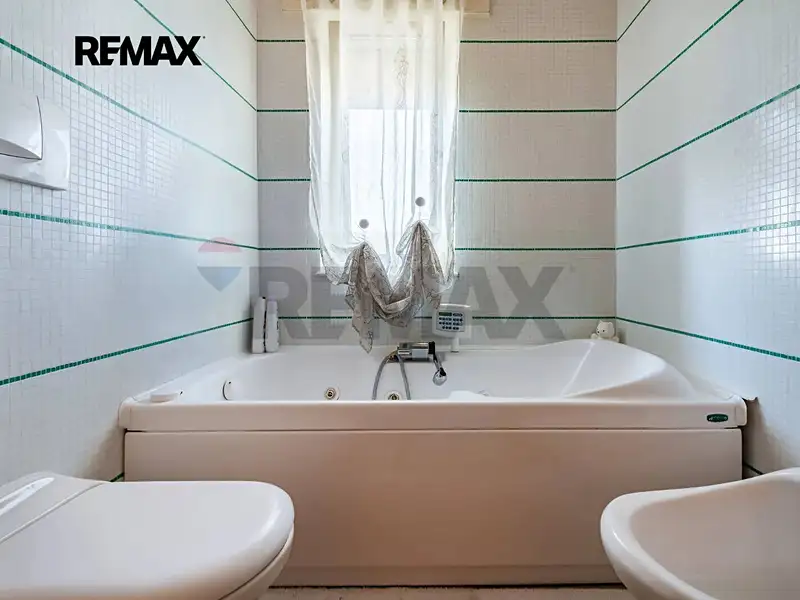 Prodej bytu 4+1 135 m², Bari – náhled fotky 2