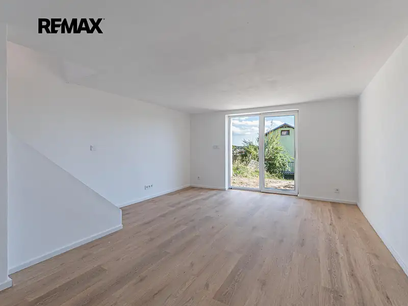 Prodej rodinného domu 87 m², pozemek 292 m², Praha – náhled fotky 1