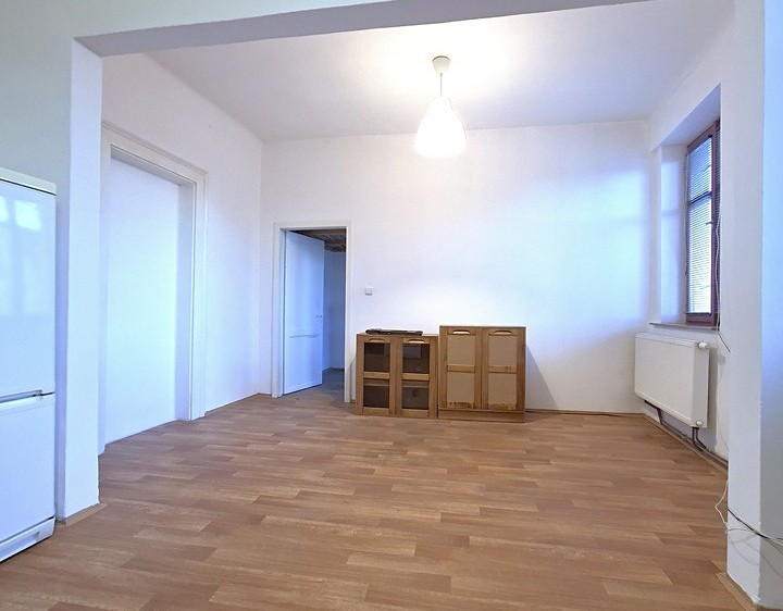 Pronájem bytu 2+kk, 40 m² (3 z 8)