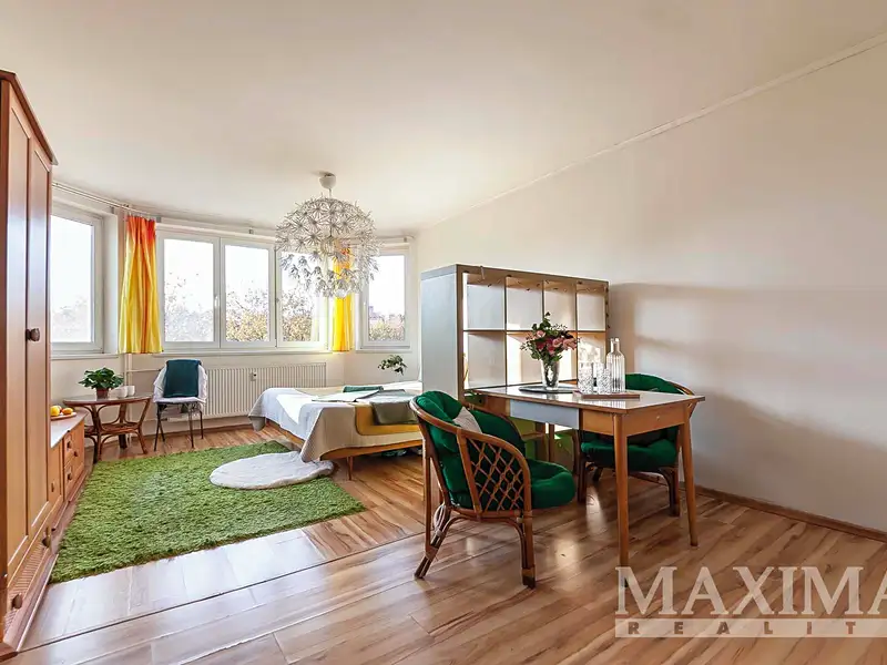 Prodej bytu 1+kk 32 m², Praha – náhled fotky 1
