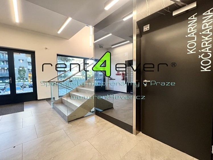 Pronájem bytu 2+kk, 45 m² (16 z 23)