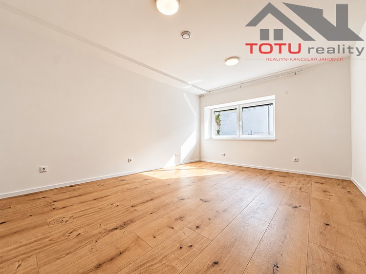 Квартира 3+kk в оренду, 73 м² (16 з 18)