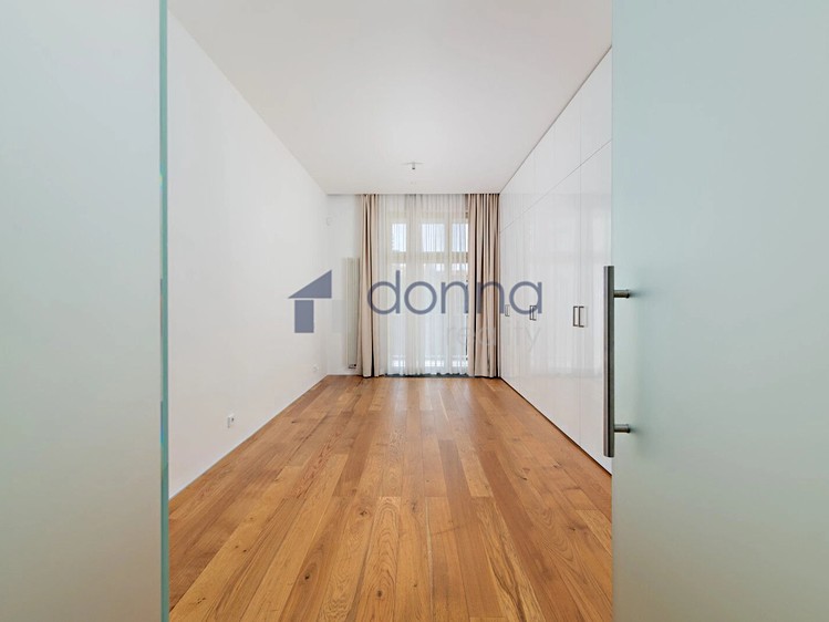Pronájem bytu 5+kk, 184 m² (7 z 15)