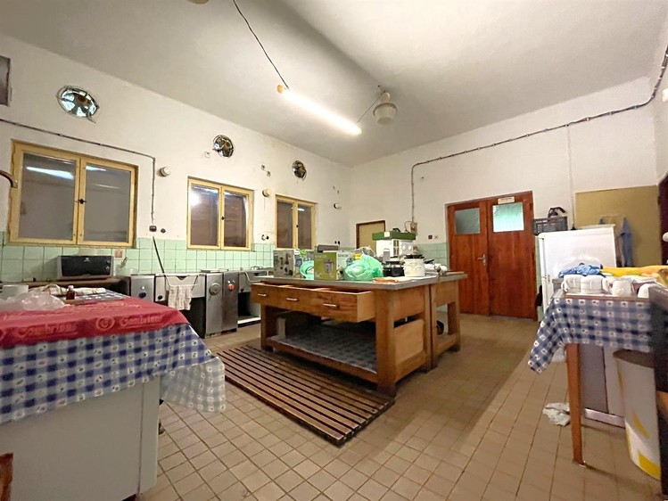 Комерційне приміщення на продаж, 286 м² (9 з 17)