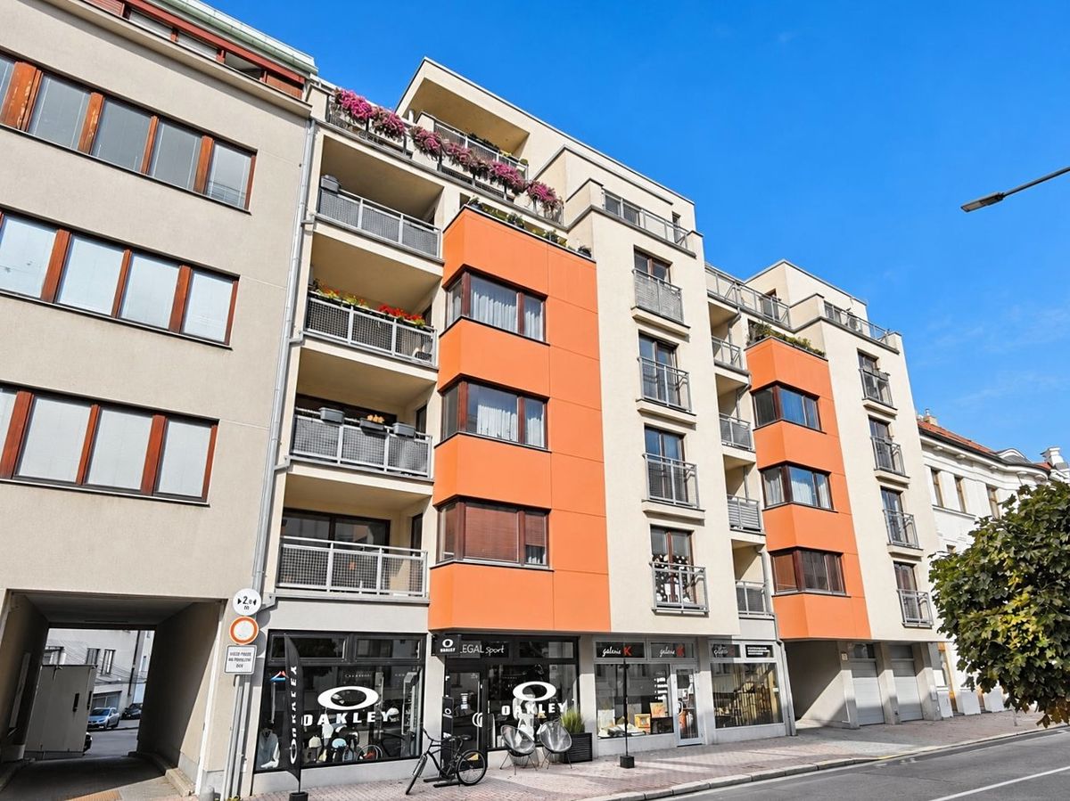 Pronájem bytu 4+kk 115 m²