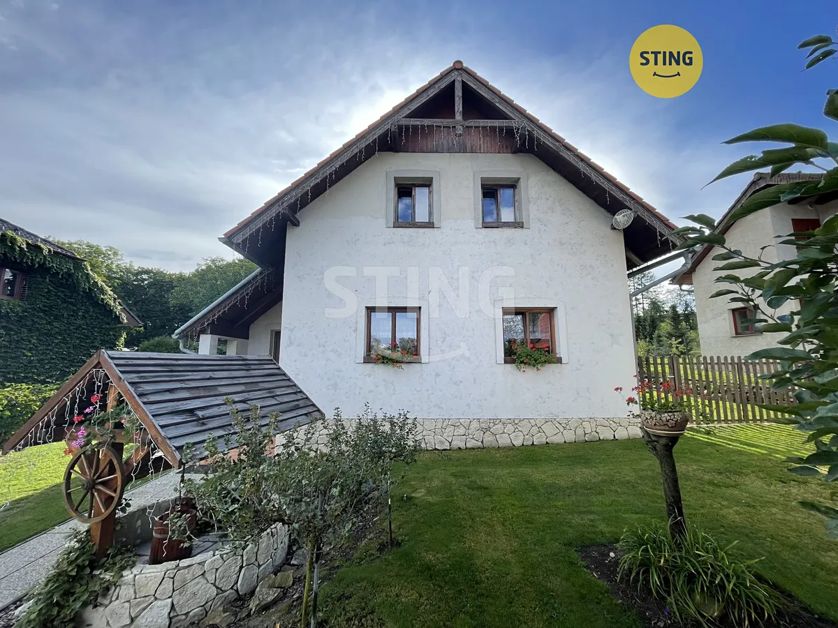 Prodej rodinného domu 145 m², pozemek 698 m²