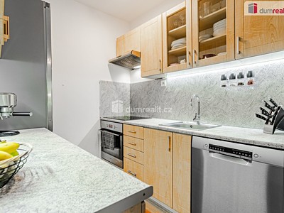 Prodej bytu 2+kk, 43 m² (2 z 15)