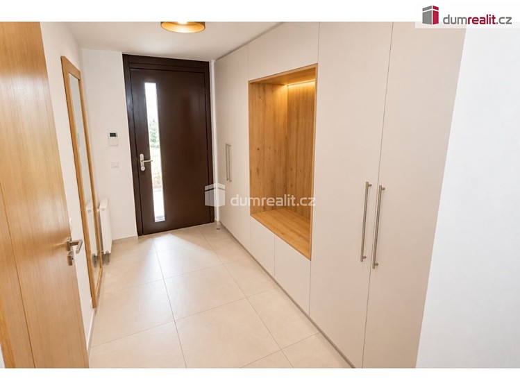Prodej domu, 280 m² (32 z 48)