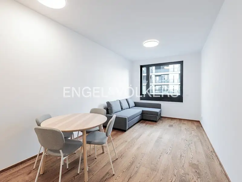 Pronájem bytu 2+kk 54 m², Praha – náhled fotky 1