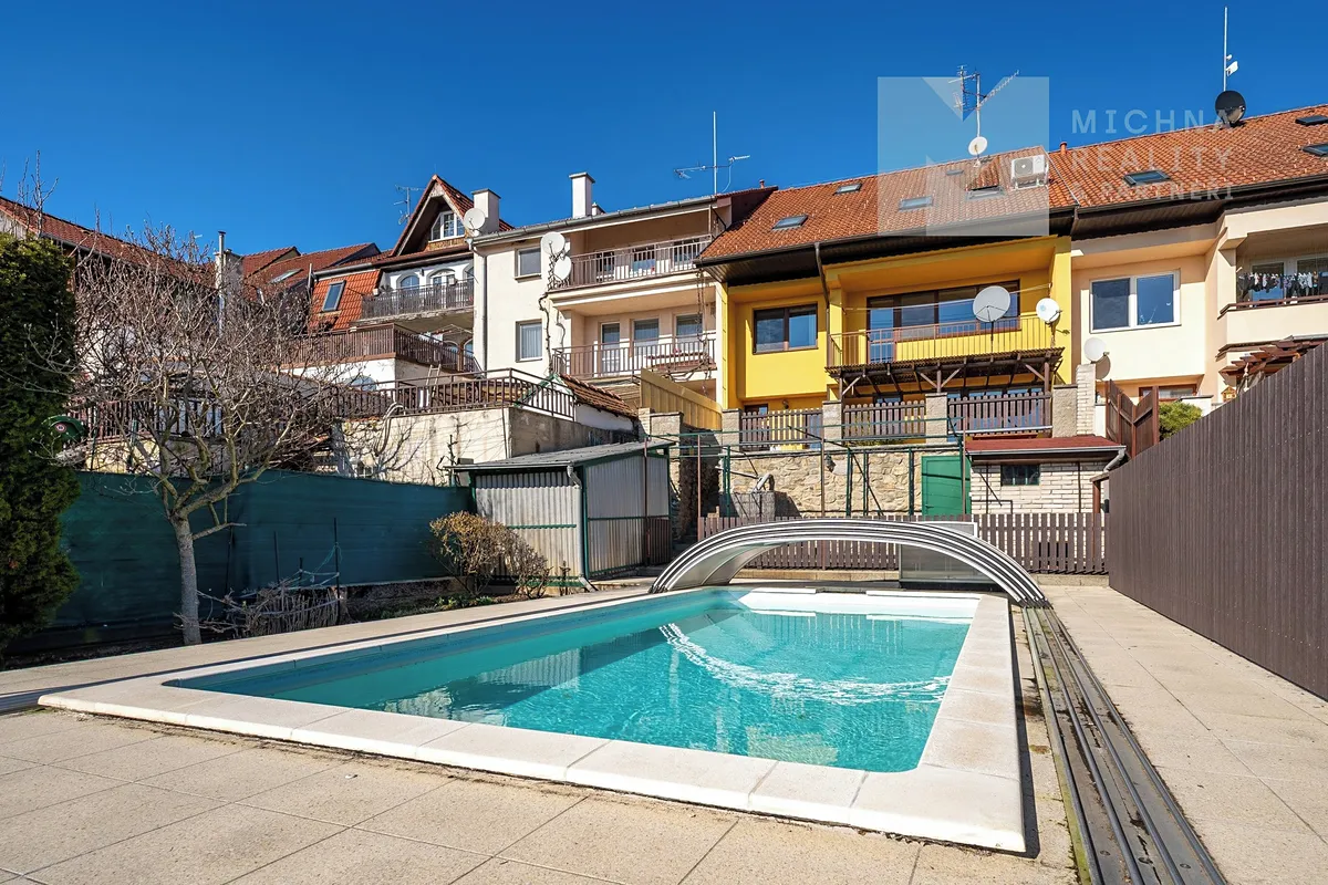 Prodej rodinného domu 362 m², pozemek 559 m²