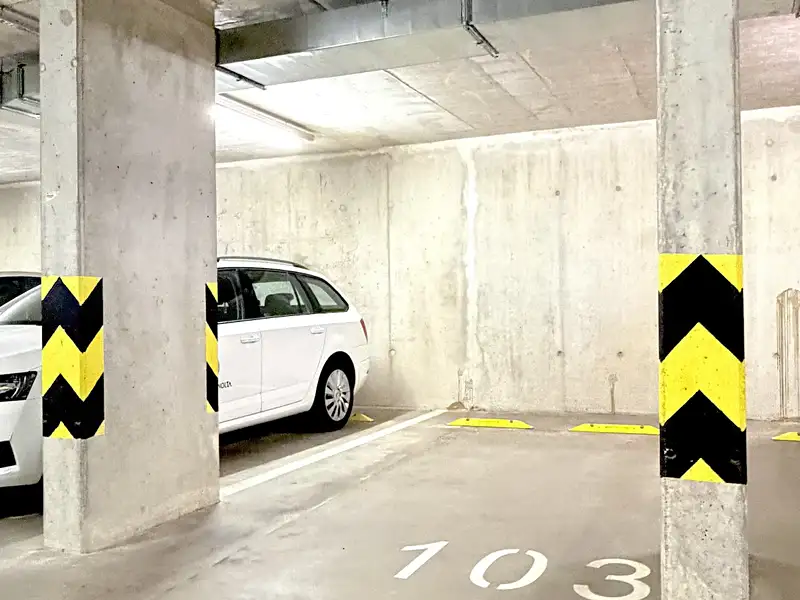 Pronájem garážového stání 18 m², Brno – náhled fotky 3