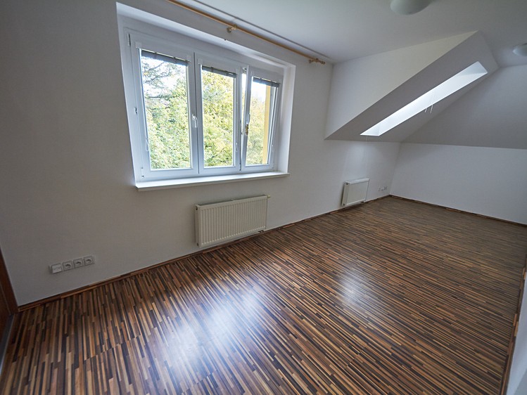 Pronájem bytu 2+kk, 86 m² (9 z 13)