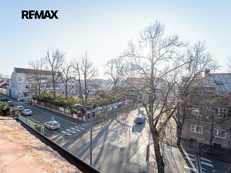 Pronájem bytu 3+kk, 86 m² (26 z 30)