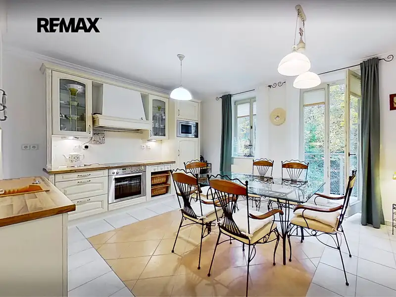 Prodej bytu 3+1 141 m², Karlovy Vary – náhled fotky 1