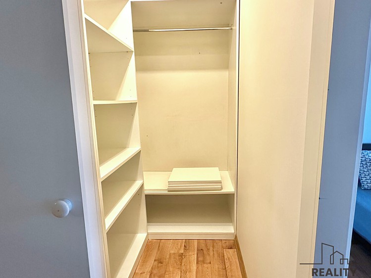 Pronájem bytu 2+kk, 53 m² (13 z 18)