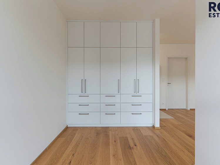 Pronájem bytu 1+kk, 36 m² (7 z 15)