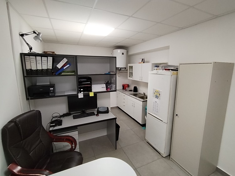 Комерційне приміщення в оренду, 136 м² (13 з 15)