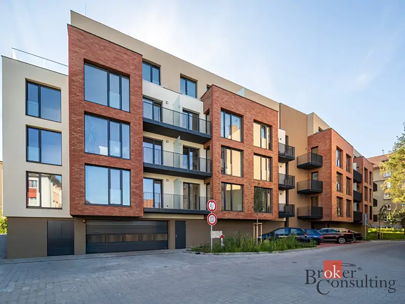 Pronájem bytu 2+kk 48 m², Hradec Králové – náhled fotky 1