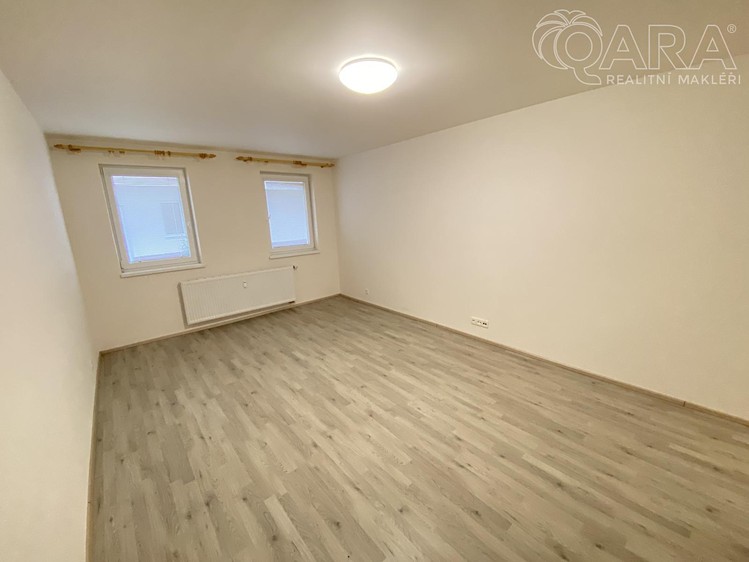 Pronájem bytu 1+kk, 29 m² (3 z 11)