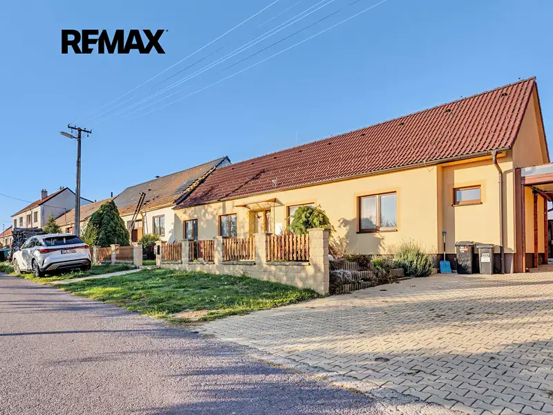Prodej rodinného domu 390 m², pozemek 1597 m², Odunec – náhled fotky 1