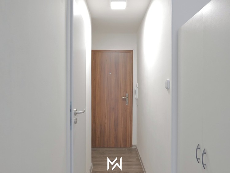 Pronájem bytu 1+kk, 18 m² (8 z 12)