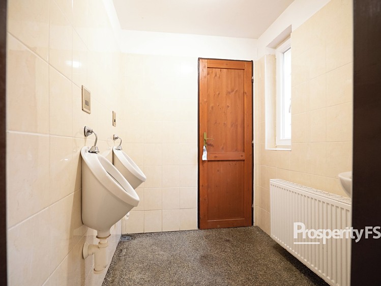 Комерційне приміщення на продаж, 143 м² (12 з 24)