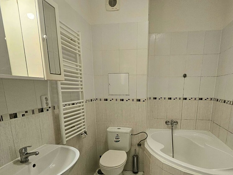 Квартира 2+kk в оренду, 40 м² (7 з 8)