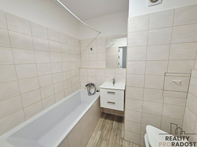Квартира 1+kk в оренду, 32 м² (2 з 7)