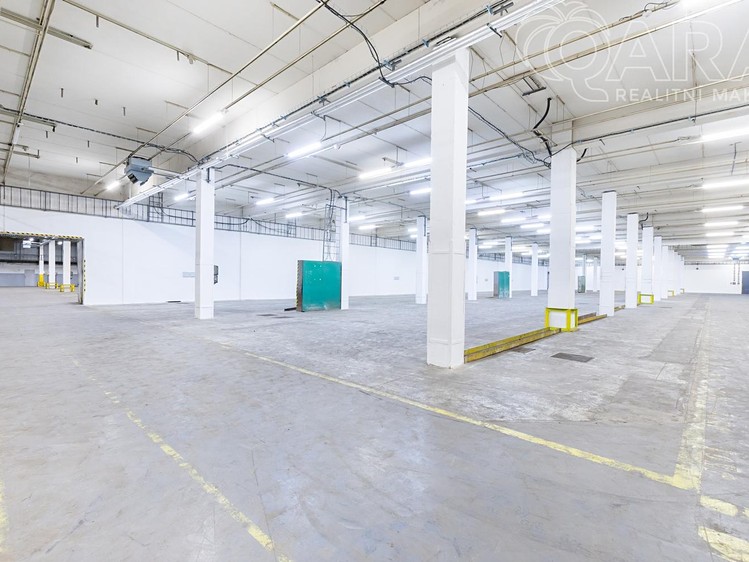 Комерційне приміщення в оренду, 3 025 м² (1 з 13)